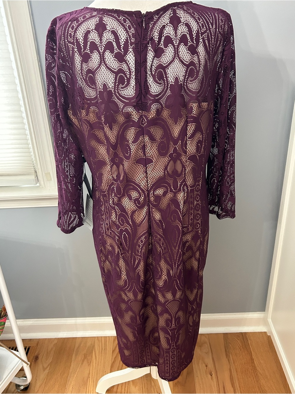 NWT Adrianna Papell Allover Lace Sheath Dress Berry Purple Nordstrom Size 16 - Picture 5 of 10